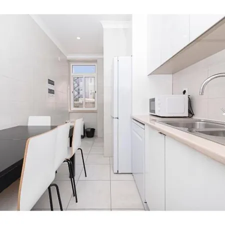 Apartment Houze Spacious 4-Bedroom Flat Near Lisbon Zoo Lisbon